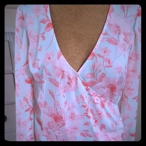 Never worn Guess blouse